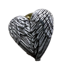 🍭6/$30 Angel wing silver heart small pin